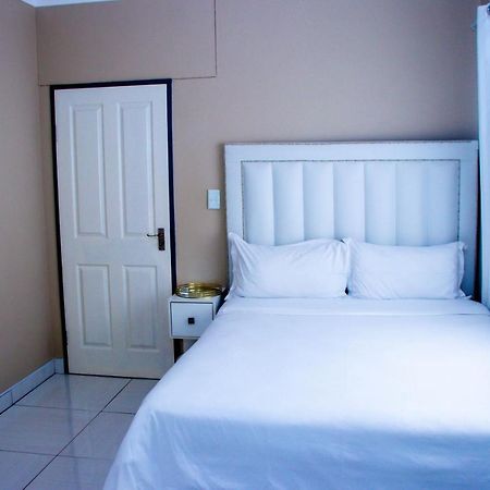 Home@Amalia'S Rundu Ngoại thất bức ảnh